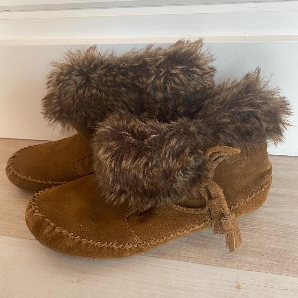 Minnetonka Mocs sz 6.5
